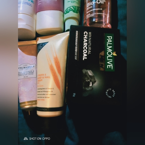 Bulk beauty-skin/suncare/ mask/👌 creams/🧼etc. All🆕MUST GO asap !;) - Picture 11 of 11